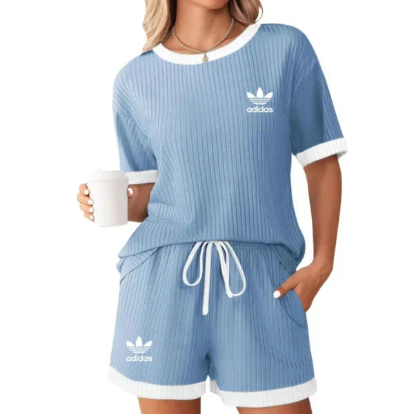 Elegante completo da donna - Top chic e pantaloncini