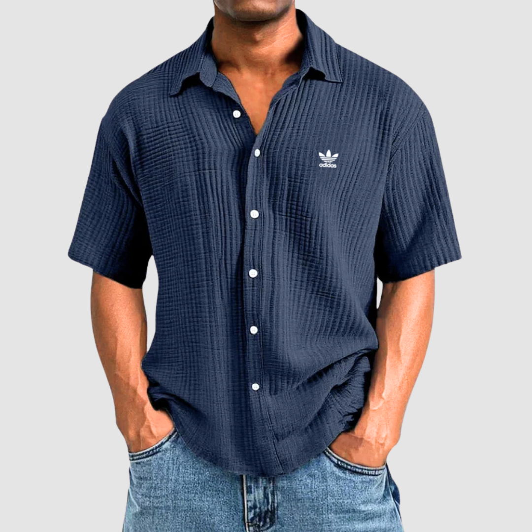 Nuova camicia alla moda per uomo