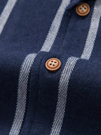 Completo da uomo con camicia e pantaloncini cubani a righe