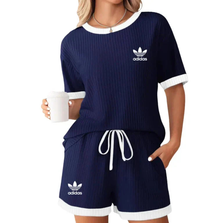 Elegante completo da donna - Top chic e pantaloncini