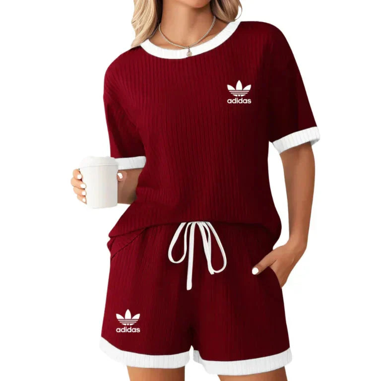 Elegante completo da donna - Top chic e pantaloncini